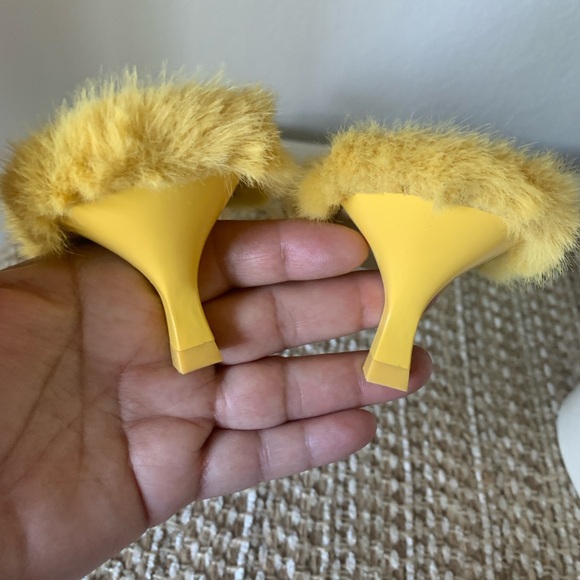 Gold Slip ons shoes 8 - Picture 8 of 13